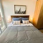 Hom I Amplio Y Comodo Depto Con Terraza Santiago