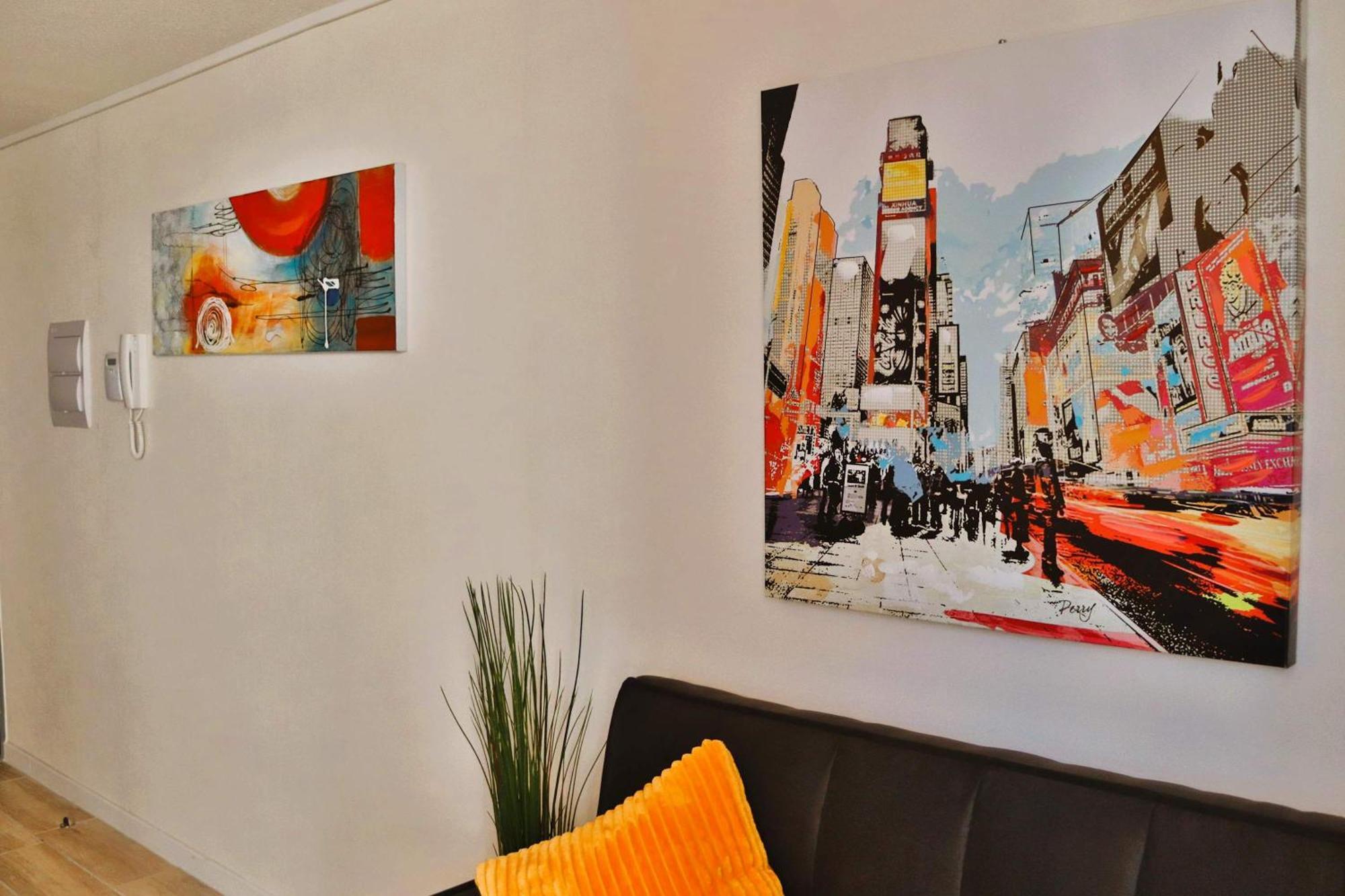 Hom I Amplio Y Comodo Depto Con Terraza * Santiago