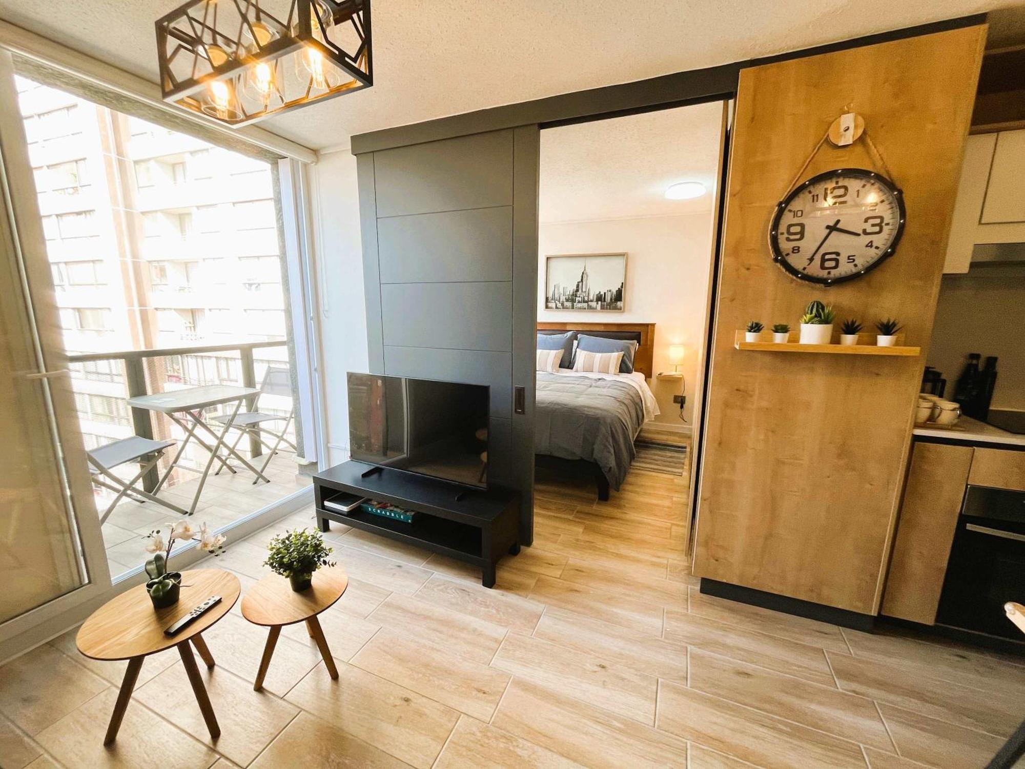 Hom I Amplio Y Comodo Depto Con Terraza Santiago