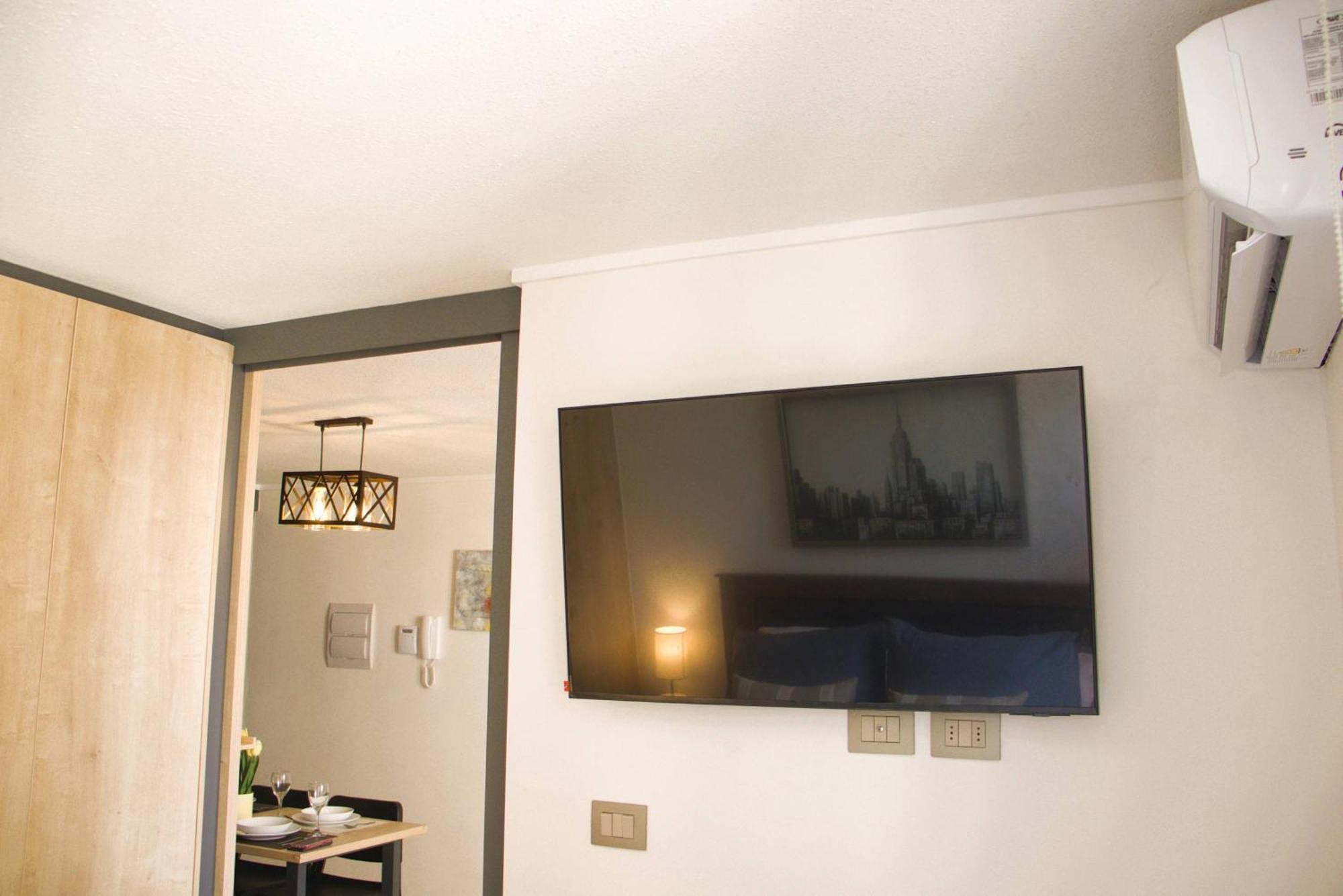 Hom I Amplio Y Comodo Depto Con Terraza * Santiago